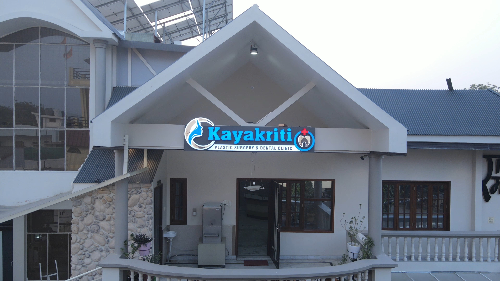 Kayakriti clinic, Lucknow — reception and consultation area